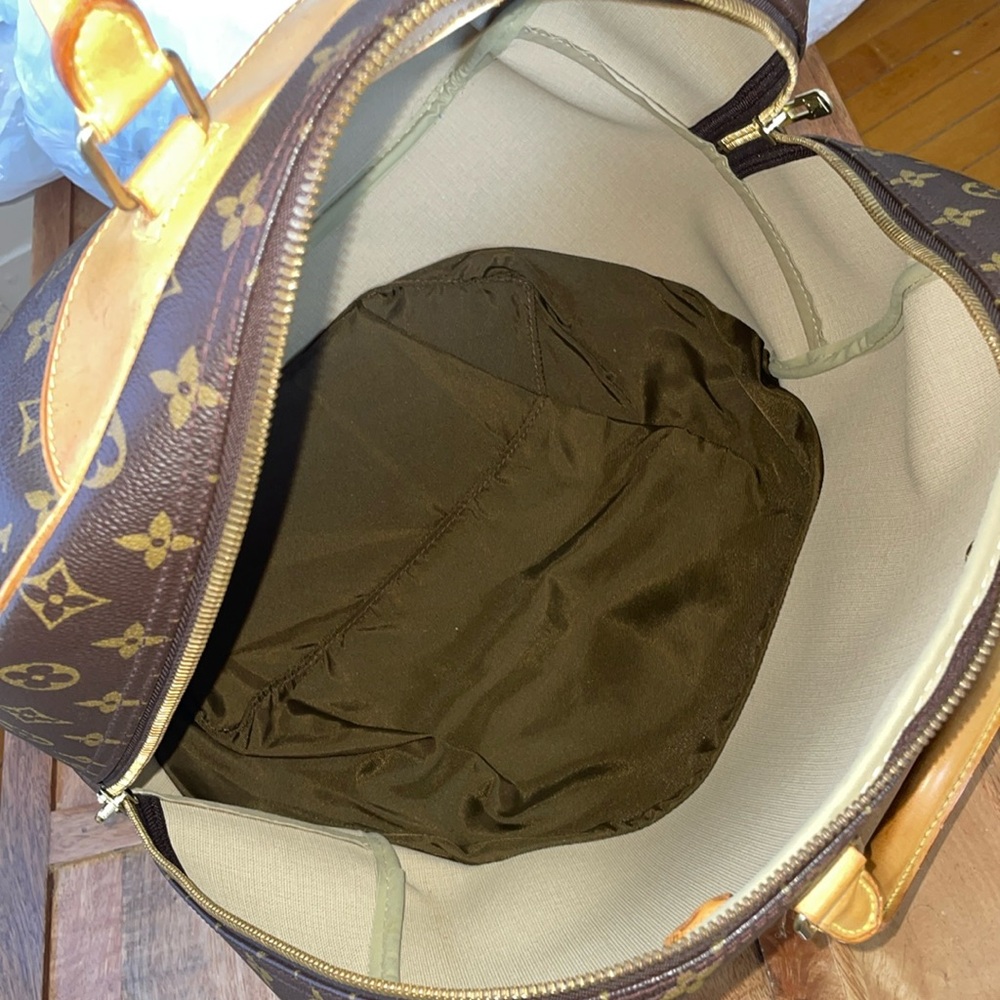 Louis Vuitton Evasion Boston Travel Bag. - Picture 15 of 17